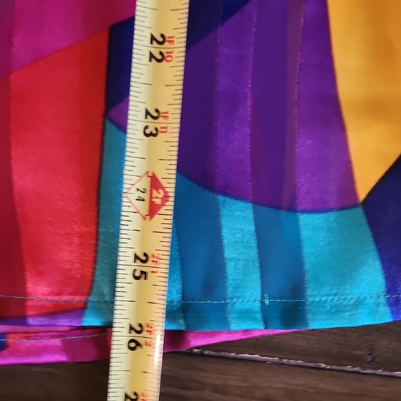 Anastasia Beverly Hills Multicolor Geometric Satin Button-Up Blouse - Picture 5 of 8